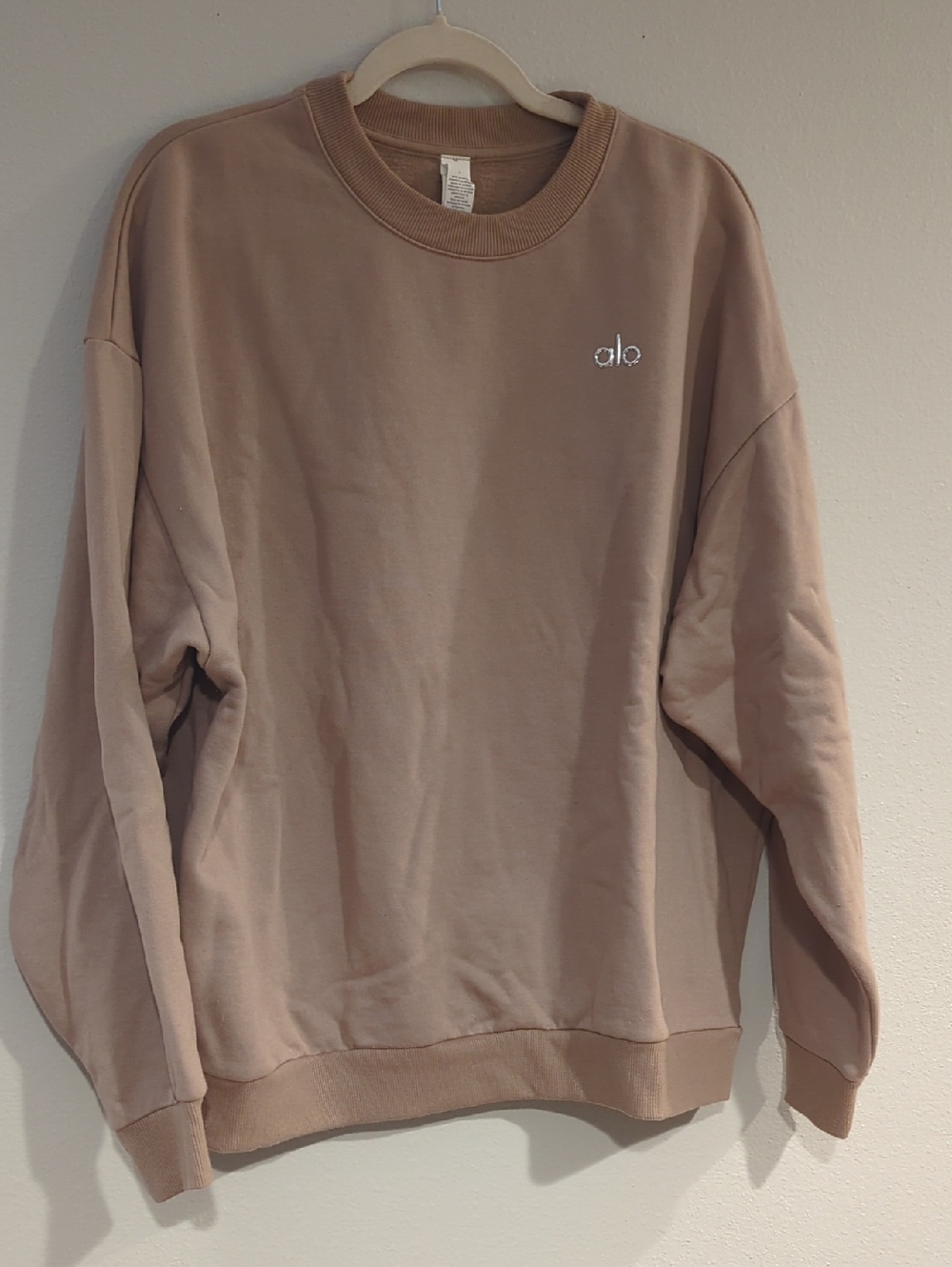 ALO Yoga Accolade Crewneck Sweatshirt Taupe